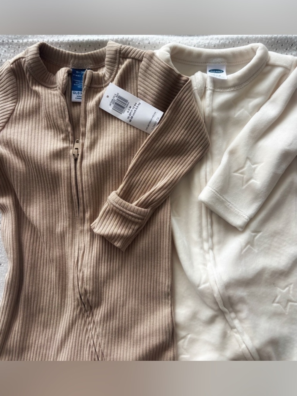 Neutral Baby Bundle 0–3M | Cozy Set | Old Navy + Carters 🤍 - Picture 3 of 7